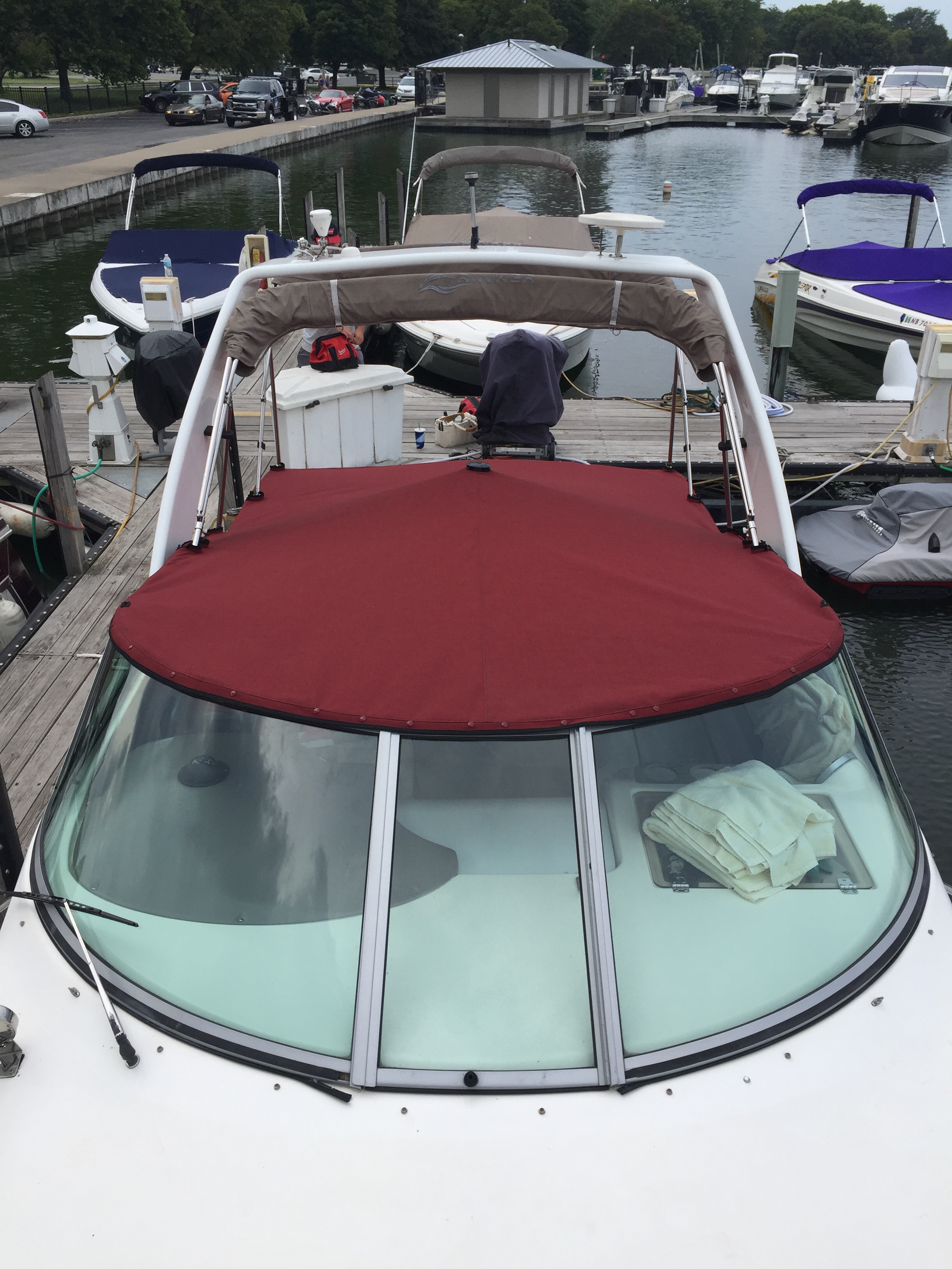 Rinker Fiesta Vee 270 Chicago Marine Canvas Custom Boat Covers