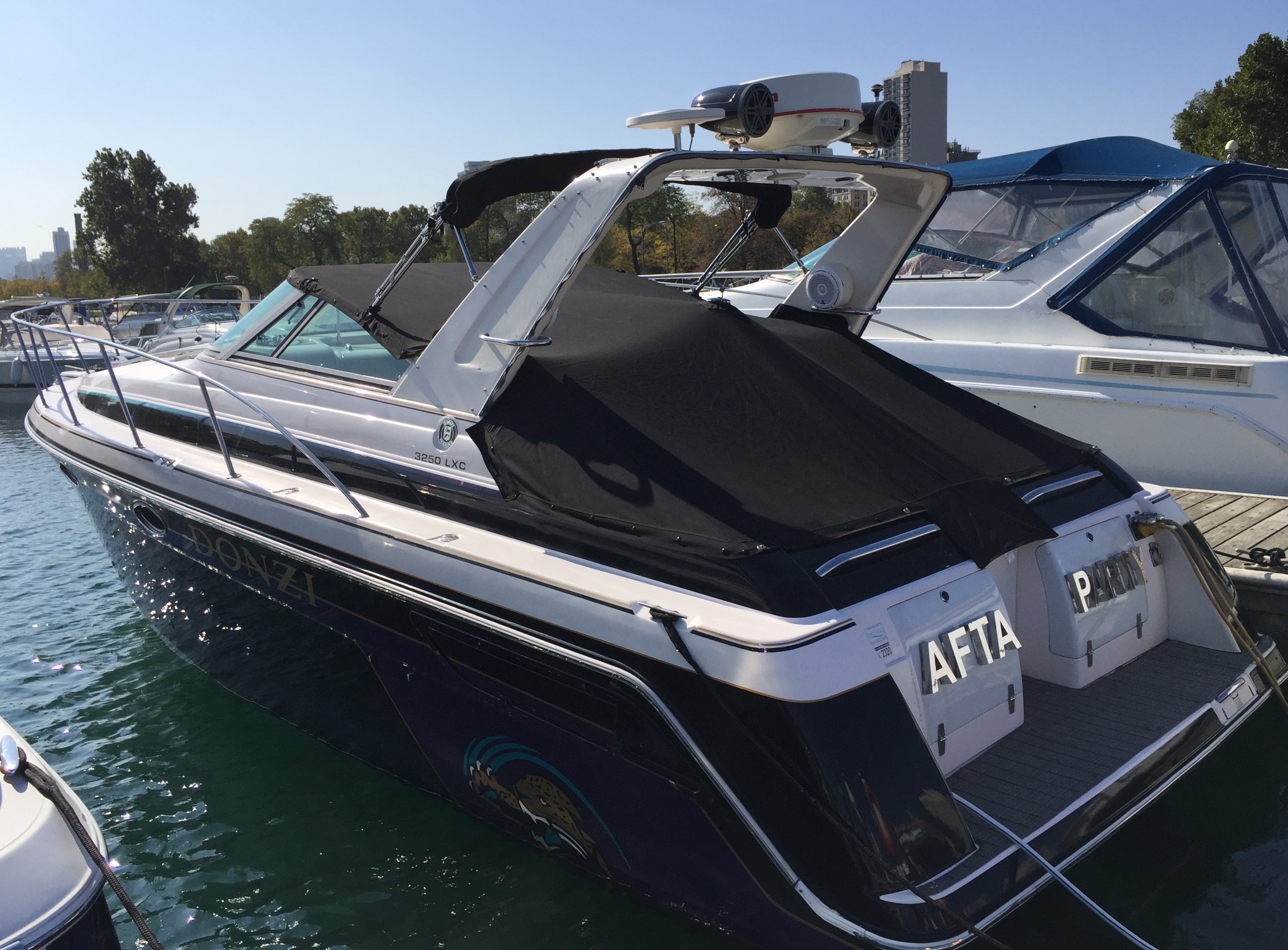 Donzi 3250 LXC Cockpit Cover Chicago Marine Canvas Custom Boat Covers